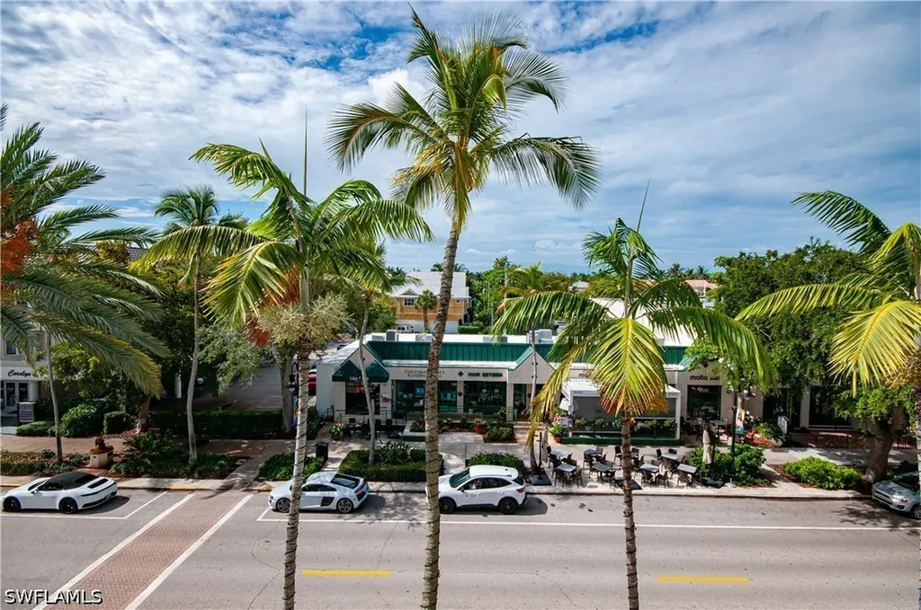 375 5th Avenue S Naples FL 34102