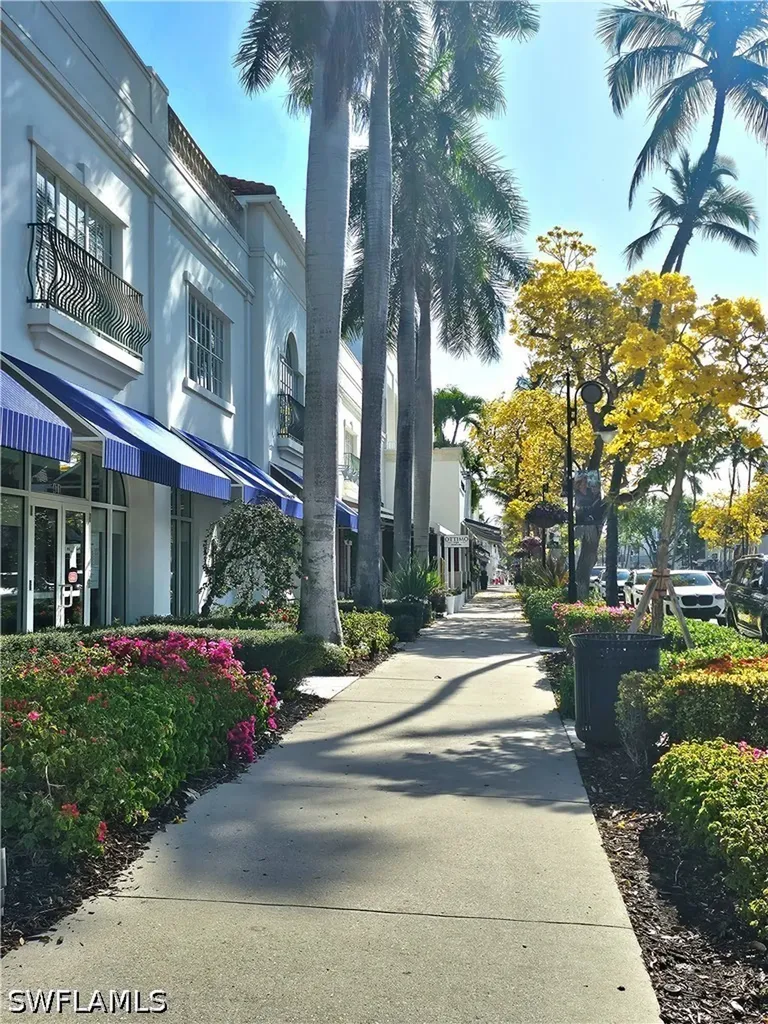 375 5th Avenue S Naples FL 34102