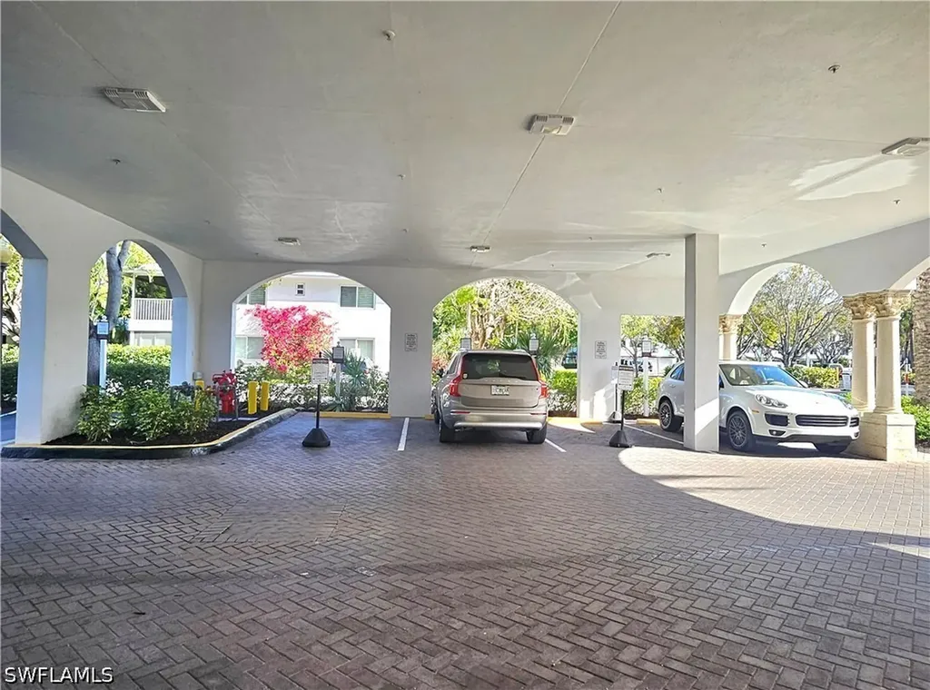 375 5th Avenue S Naples FL 34102