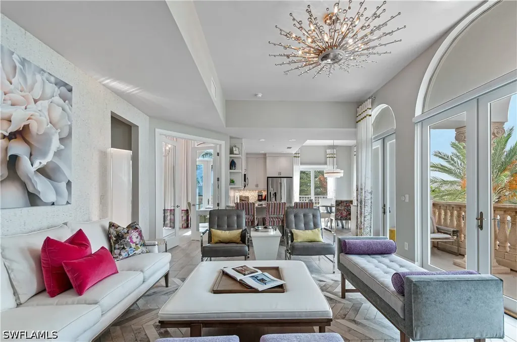 375 5th Avenue S Naples FL 34102