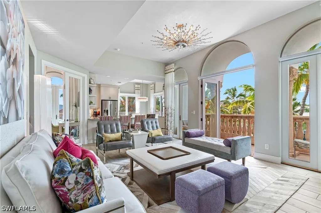 375 5th Avenue S Naples FL 34102