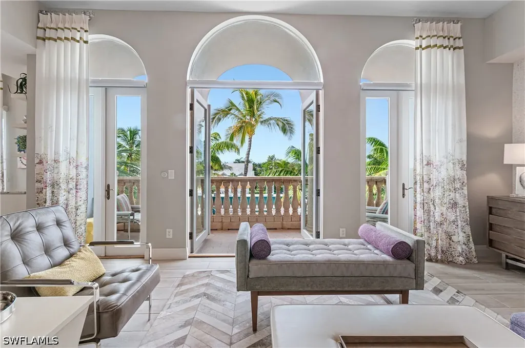 375 5th Avenue S Naples FL 34102