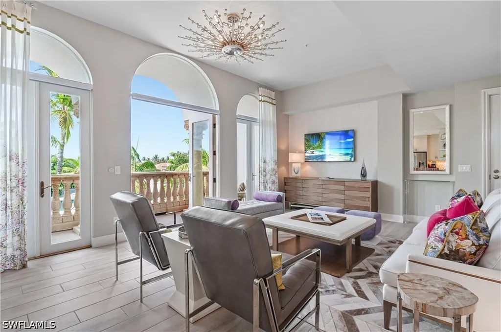 375 5th Avenue S Naples FL 34102