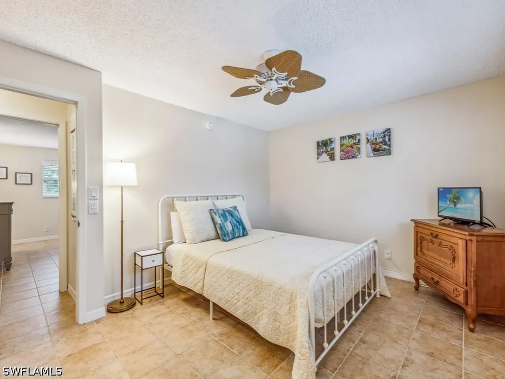 578 Broad Avenue S Naples FL 34102