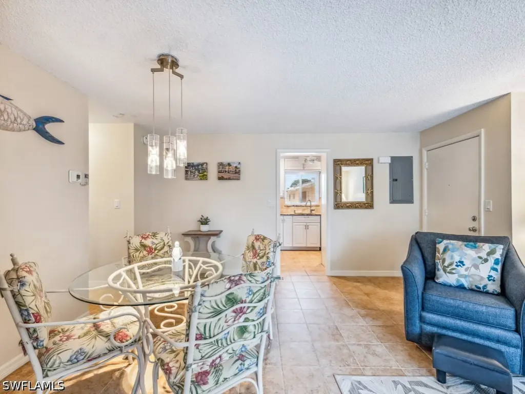 578 Broad Avenue S Naples FL 34102