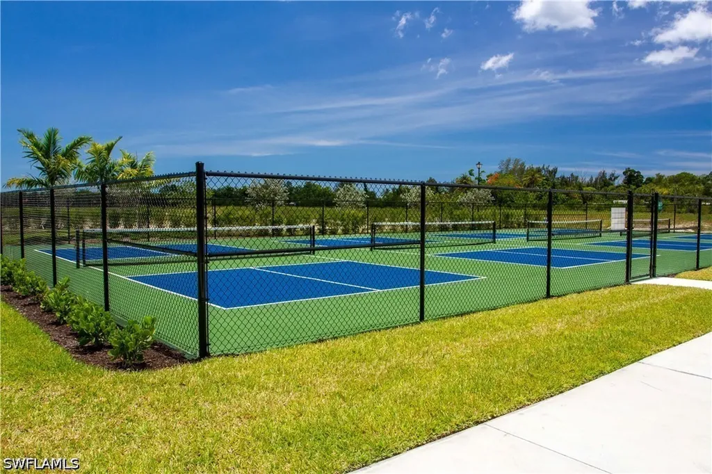 208 Indies Drive E Naples FL 34114
