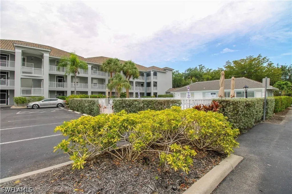 519 Roma Court Naples FL 34110