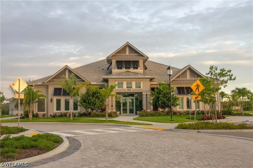 262 Indies Drive Naples FL 34114