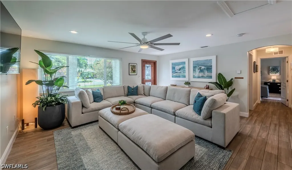 1385 Wisconsin Drive Naples FL 34103