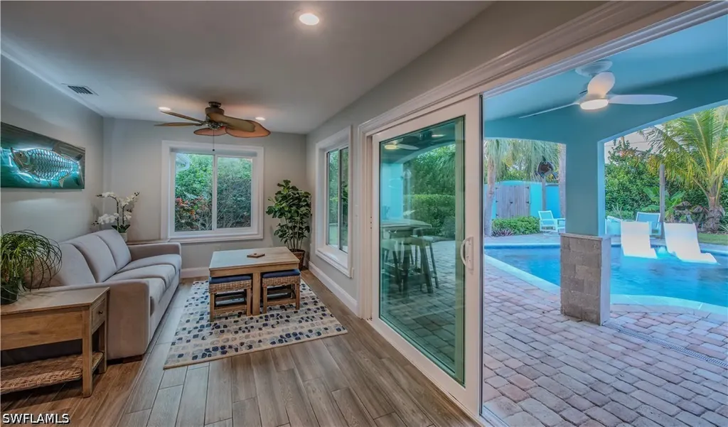 1385 Wisconsin Drive Naples FL 34103