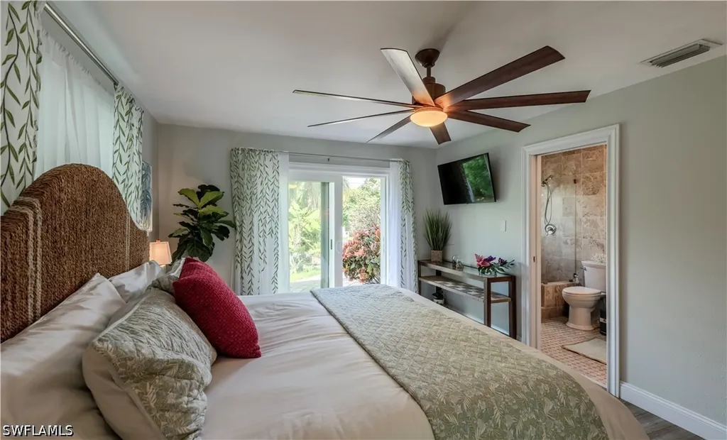 1385 Wisconsin Drive Naples FL 34103