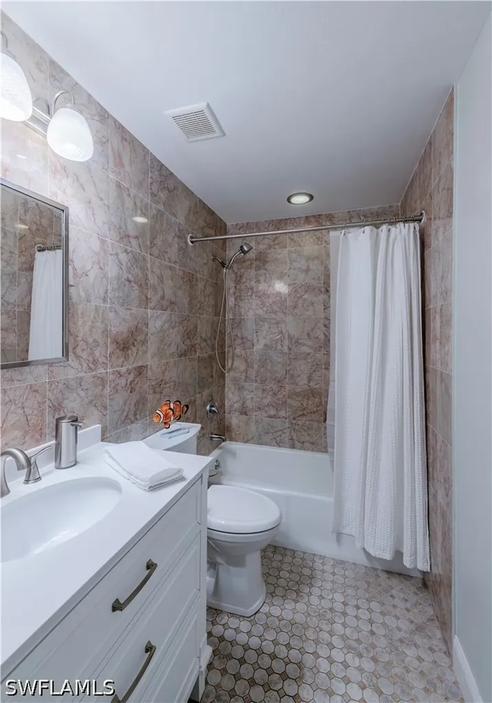 1385 Wisconsin Drive Naples FL 34103