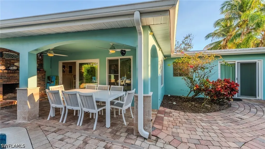 1385 Wisconsin Drive Naples FL 34103