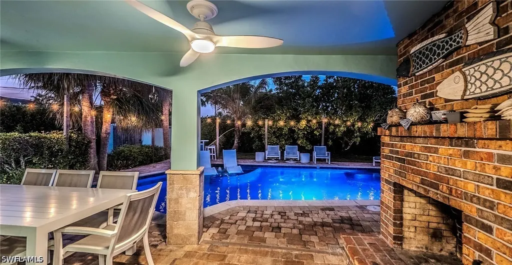 1385 Wisconsin Drive Naples FL 34103