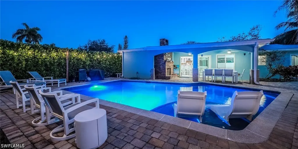 1385 Wisconsin Drive Naples FL 34103