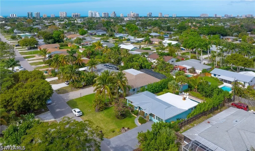 1385 Wisconsin Drive Naples FL 34103