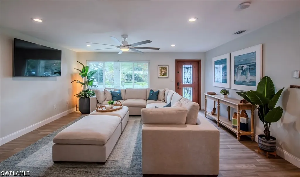 1385 Wisconsin Drive Naples FL 34103