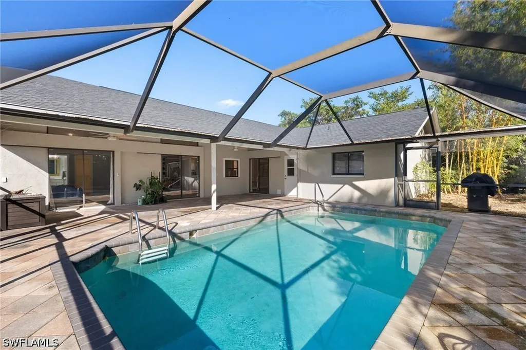 194 Wickliffe Drive Naples FL 34110