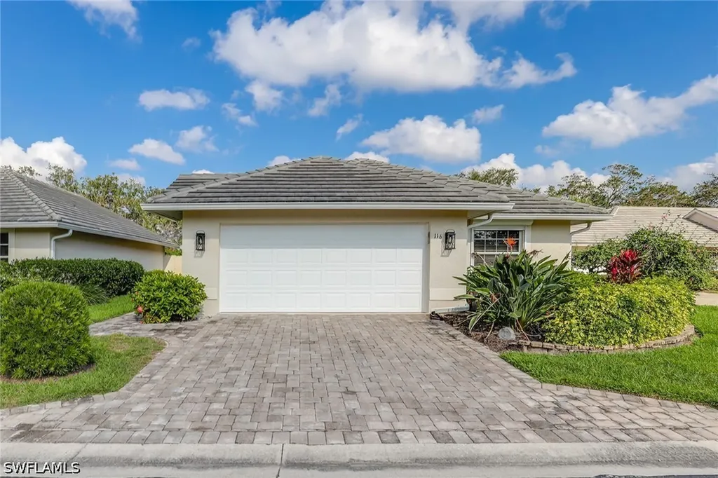 116 Fountain Circle Naples FL 34119