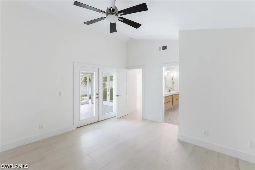 116 Fountain Circle Naples FL 34119