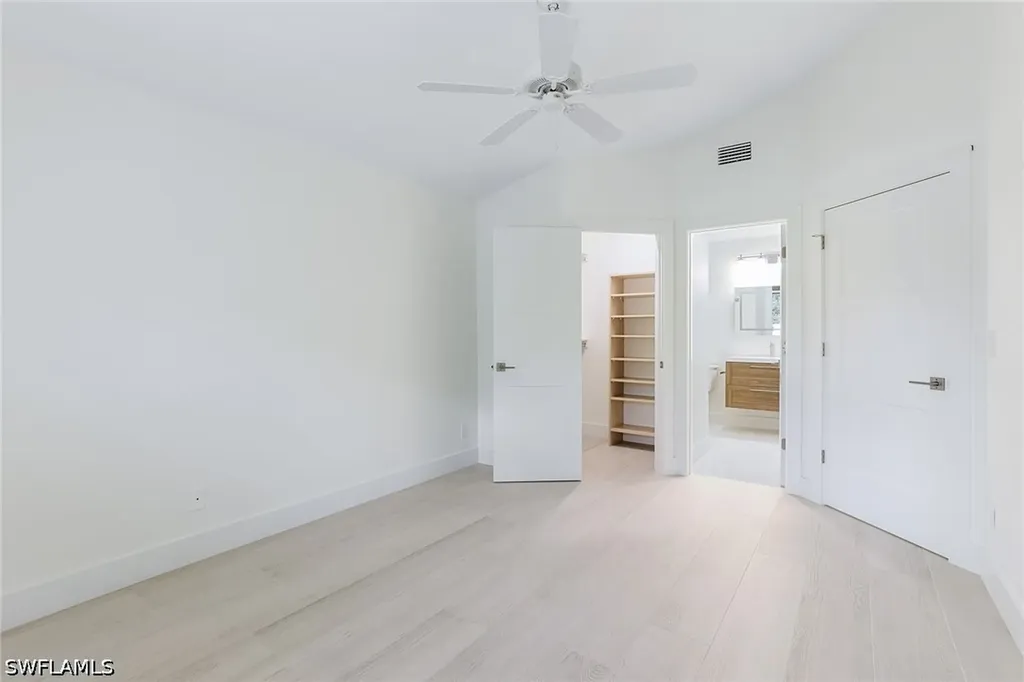 116 Fountain Circle Naples FL 34119