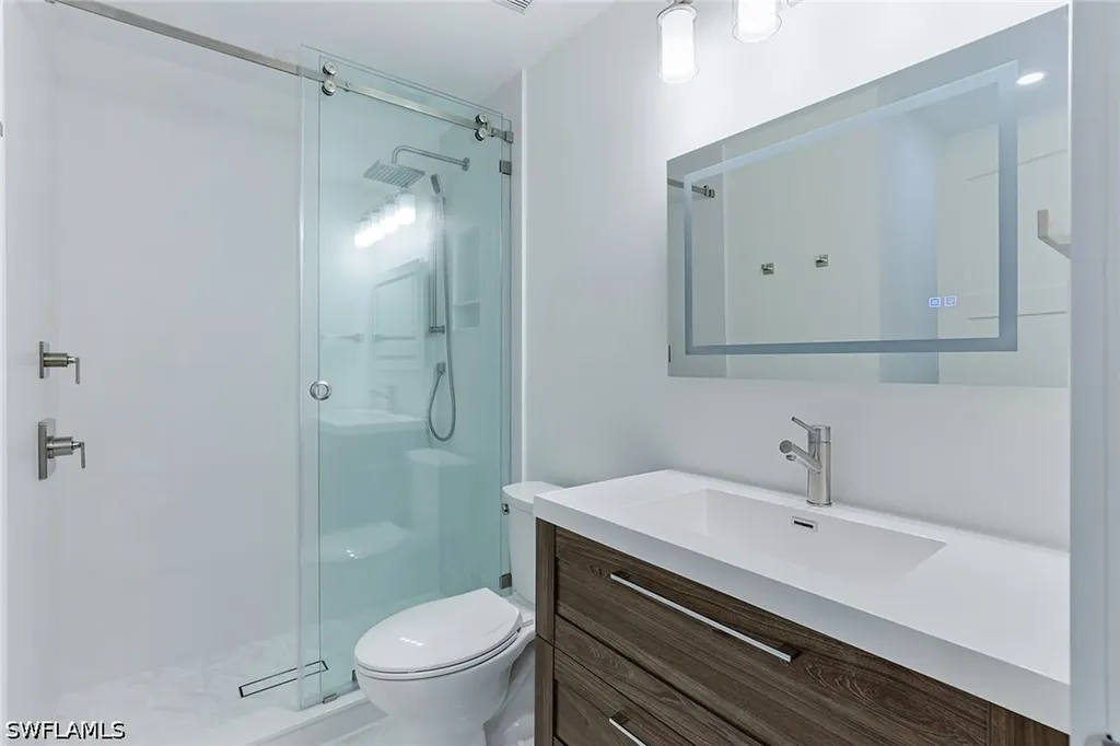 116 Fountain Circle Naples FL 34119