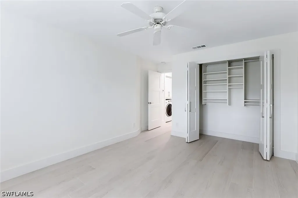 116 Fountain Circle Naples FL 34119