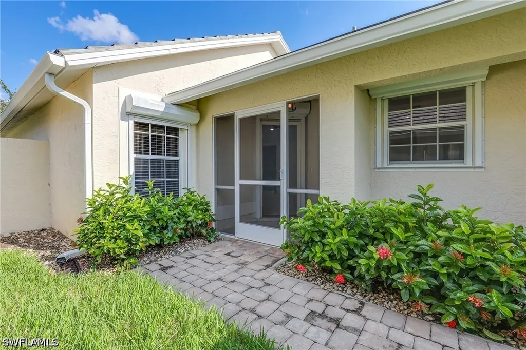 116 Fountain Circle Naples FL 34119