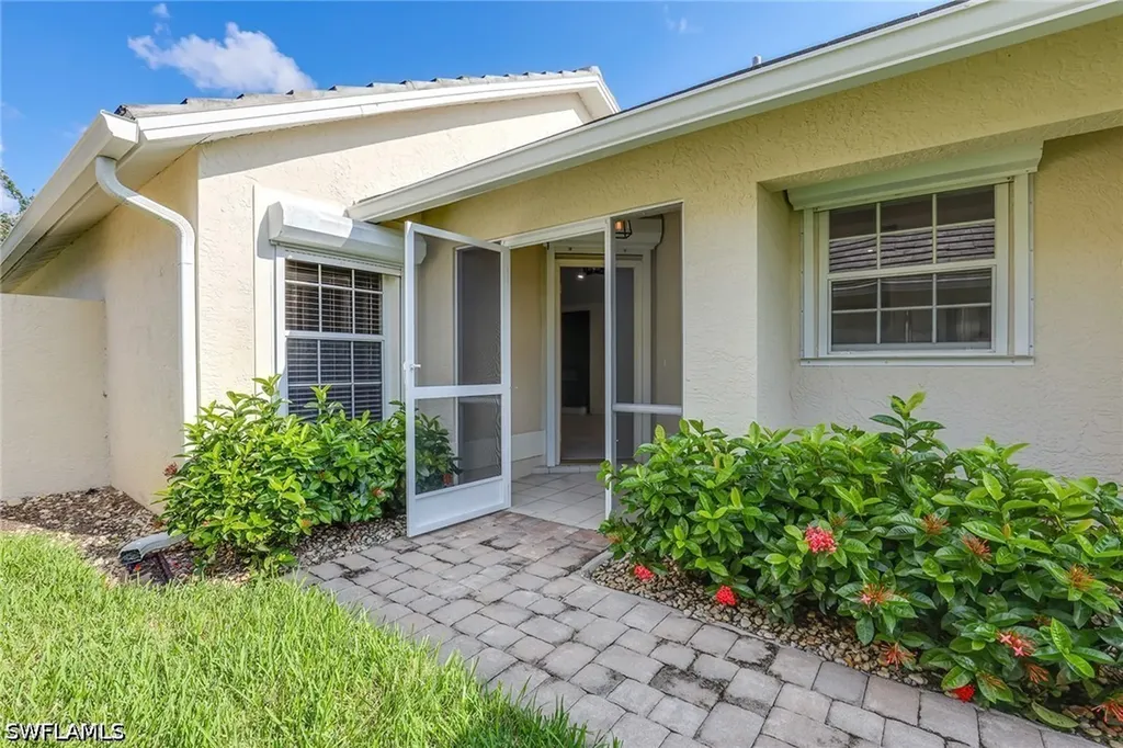 116 Fountain Circle Naples FL 34119
