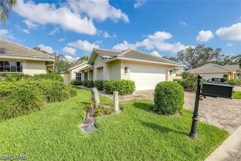 116 Fountain Circle Naples FL 34119