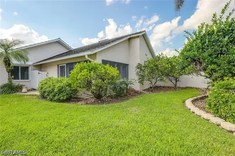 116 Fountain Circle Naples FL 34119