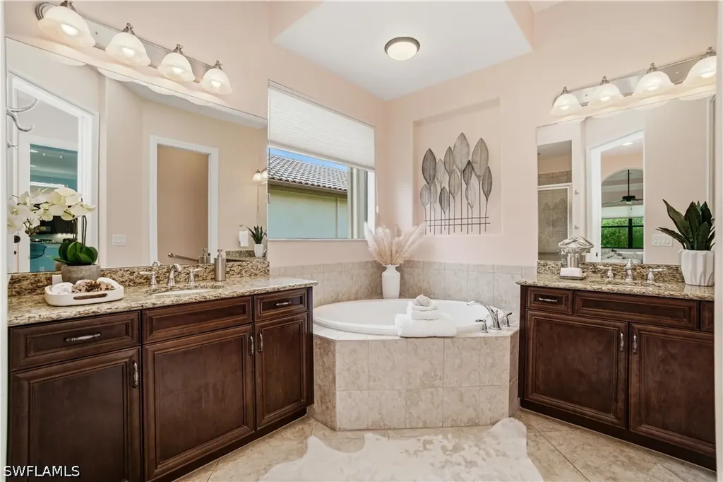 15910 Secoya Reserve Circle Naples FL 34110
