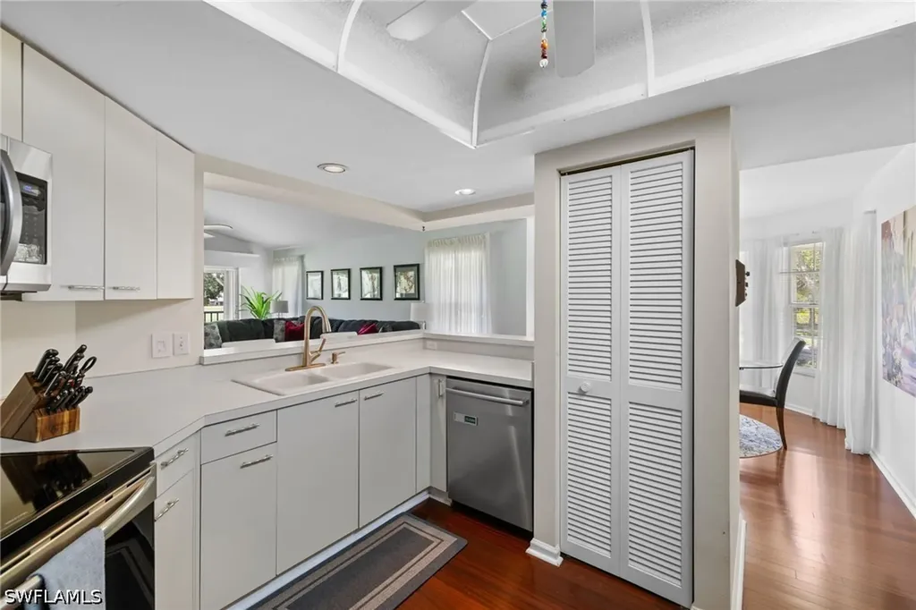 6290 Bellerive Avenue Naples FL 34119