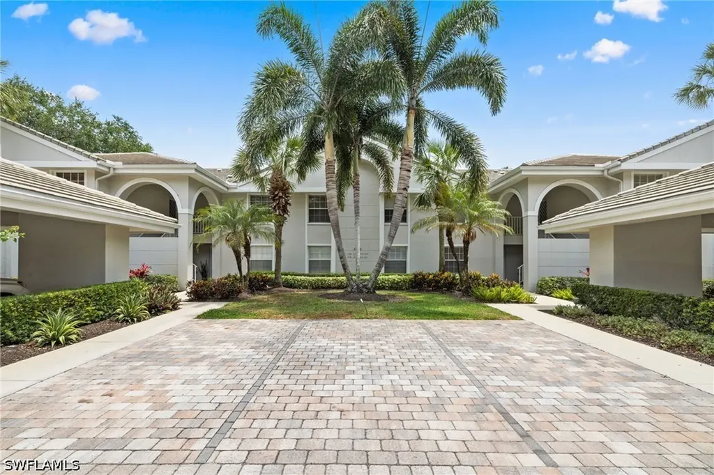 6290 Bellerive Avenue Naples FL 34119