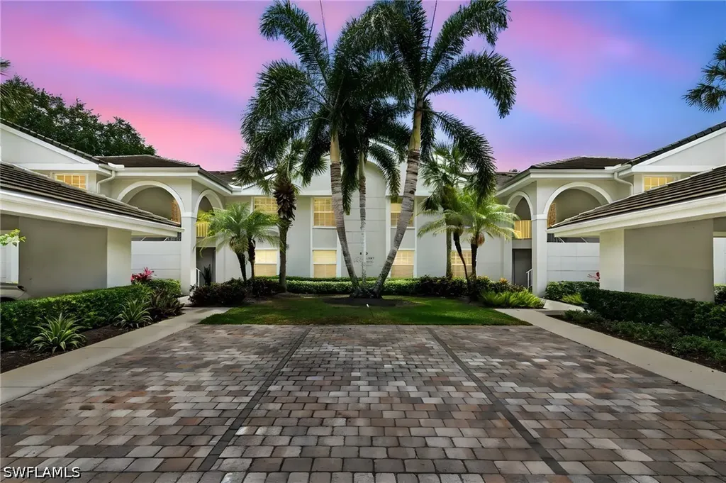 6290 Bellerive Avenue Naples FL 34119
