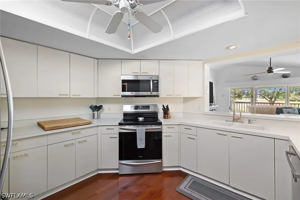 6290 Bellerive Avenue Naples FL 34119