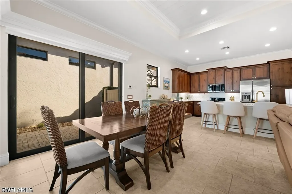 8000 Cordoba Place Naples FL 34113