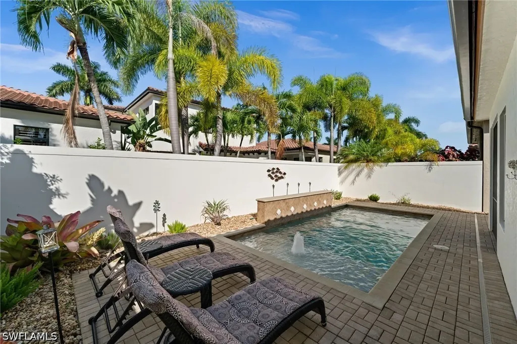 8000 Cordoba Place Naples FL 34113