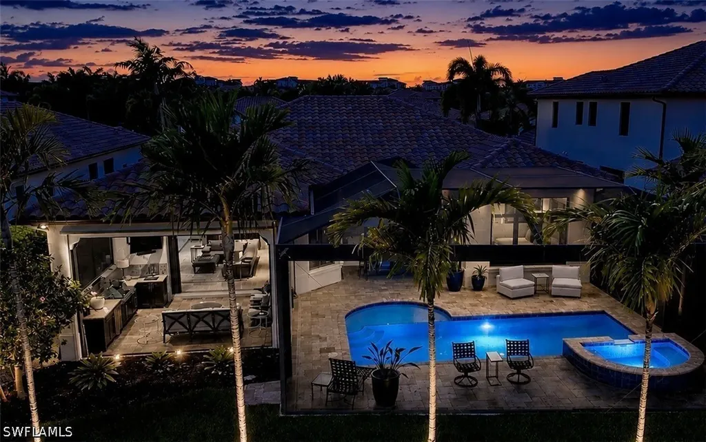 2220 Residence Circle Naples FL 34105