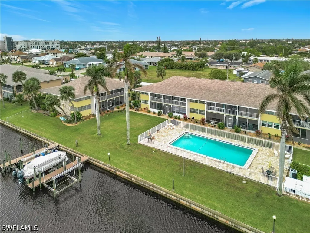 4613 SE 5th Avenue Cape Coral FL 33904