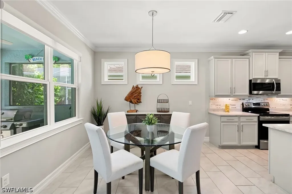 14523 Topsail Drive Naples FL 34114