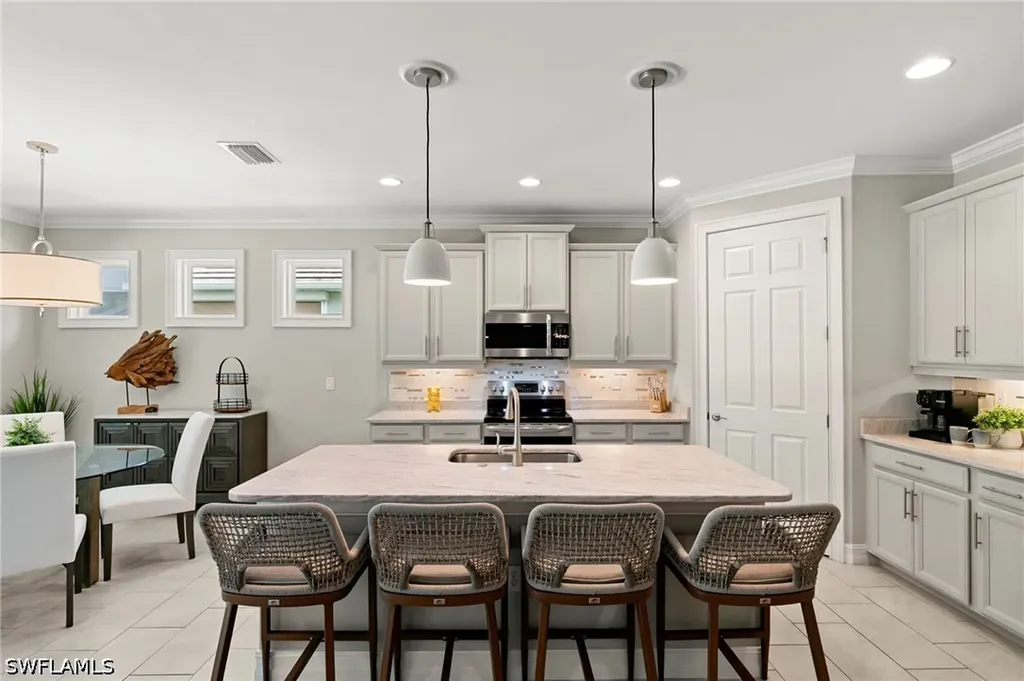 14523 Topsail Drive Naples FL 34114