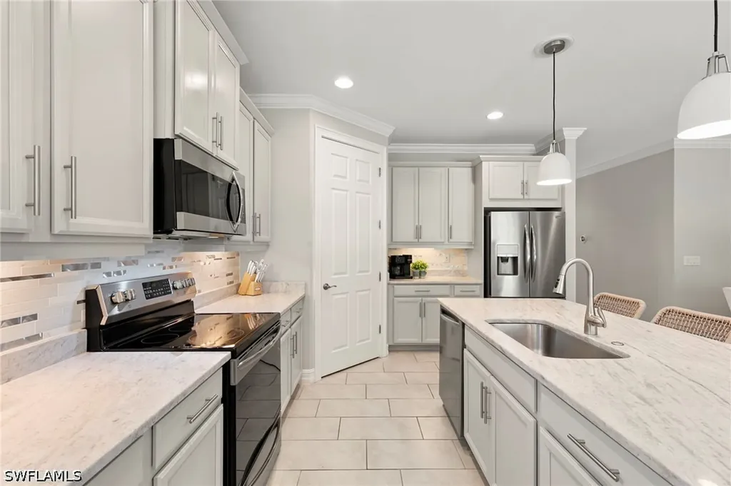 14523 Topsail Drive Naples FL 34114