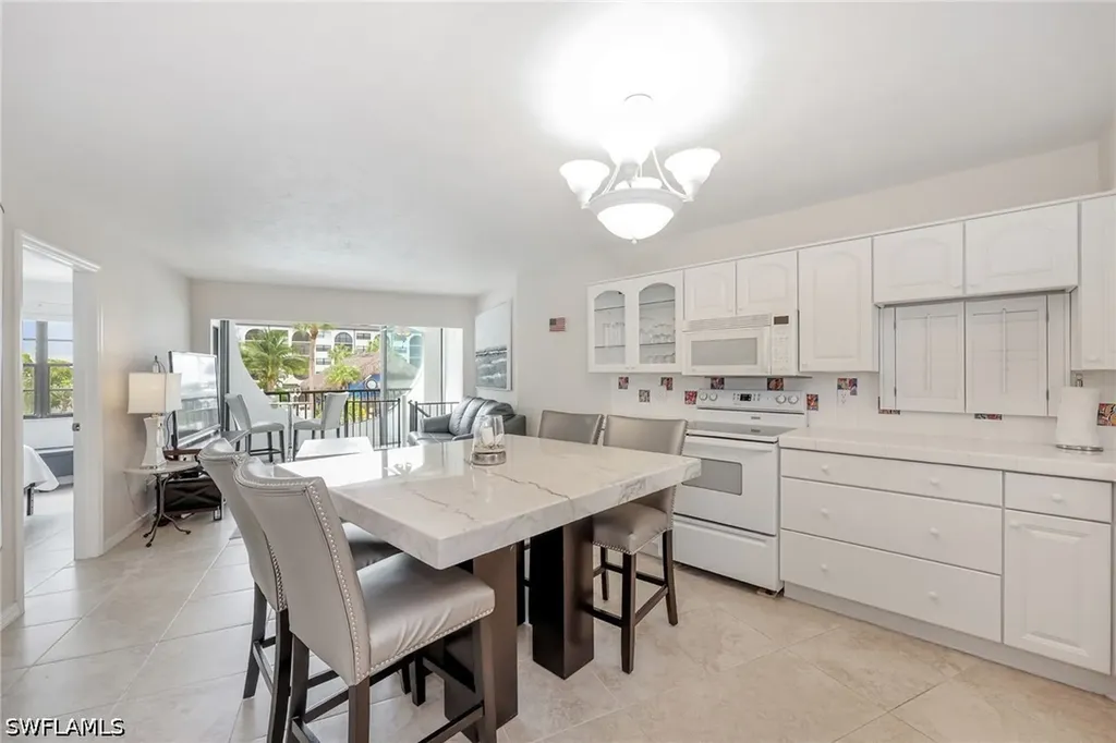 1007 Anglers Cove Marco Island FL 34145