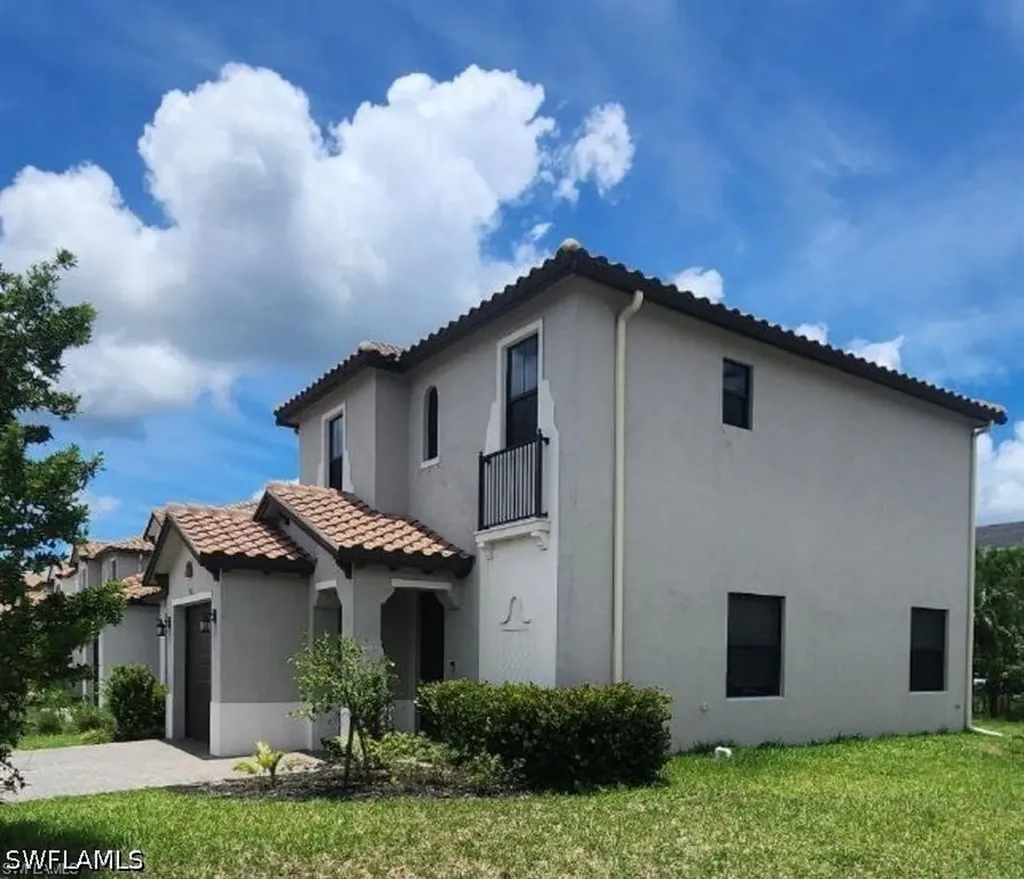 9015 Madrid Circle Naples FL 34104