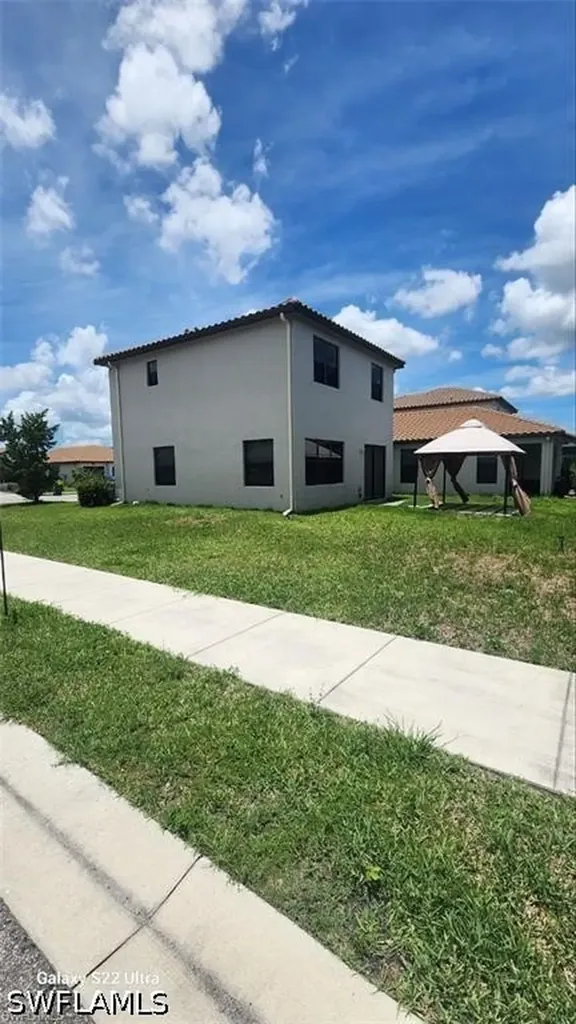 9015 Madrid Circle Naples FL 34104