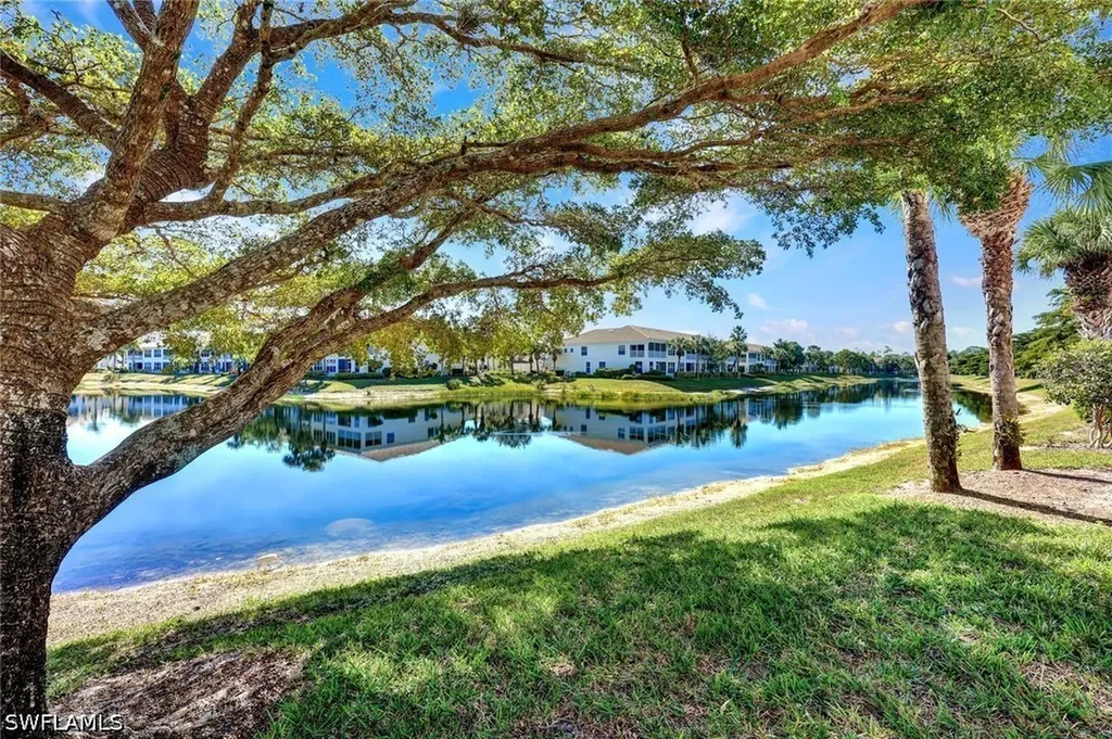 1088 Oxford Lane Naples FL 34105