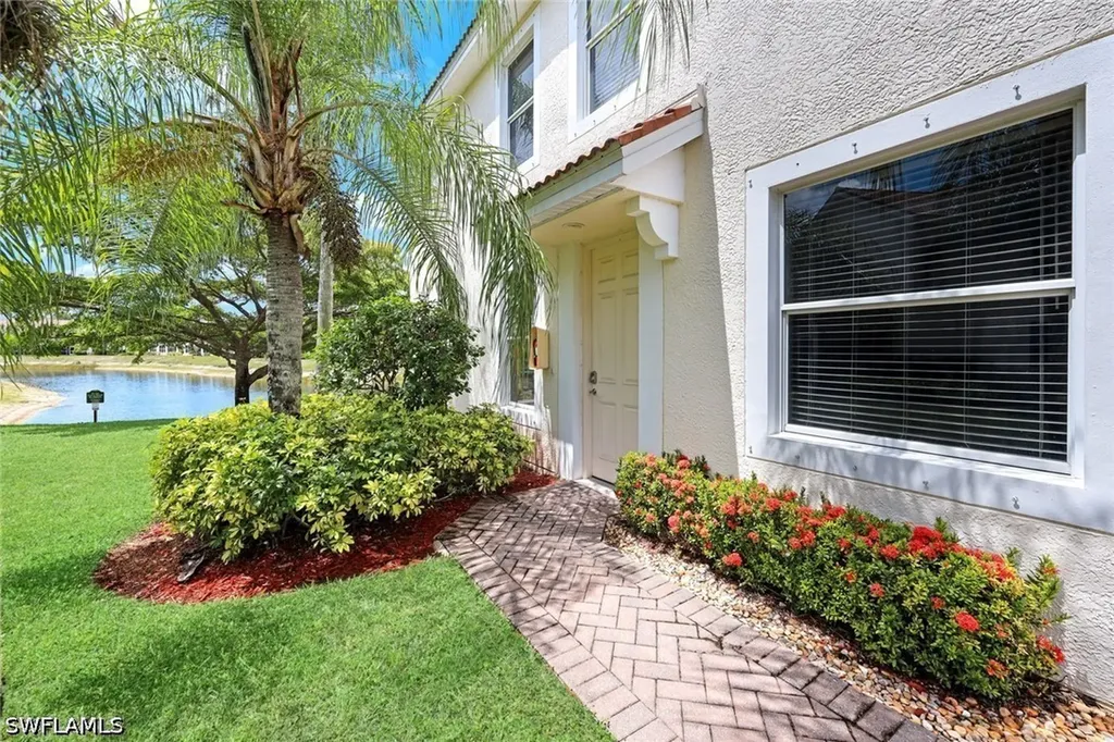 1088 Oxford Lane Naples FL 34105