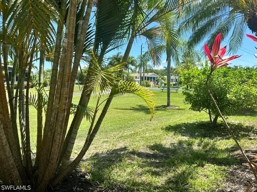 1675 Diamond Lake Circle Naples FL 34114
