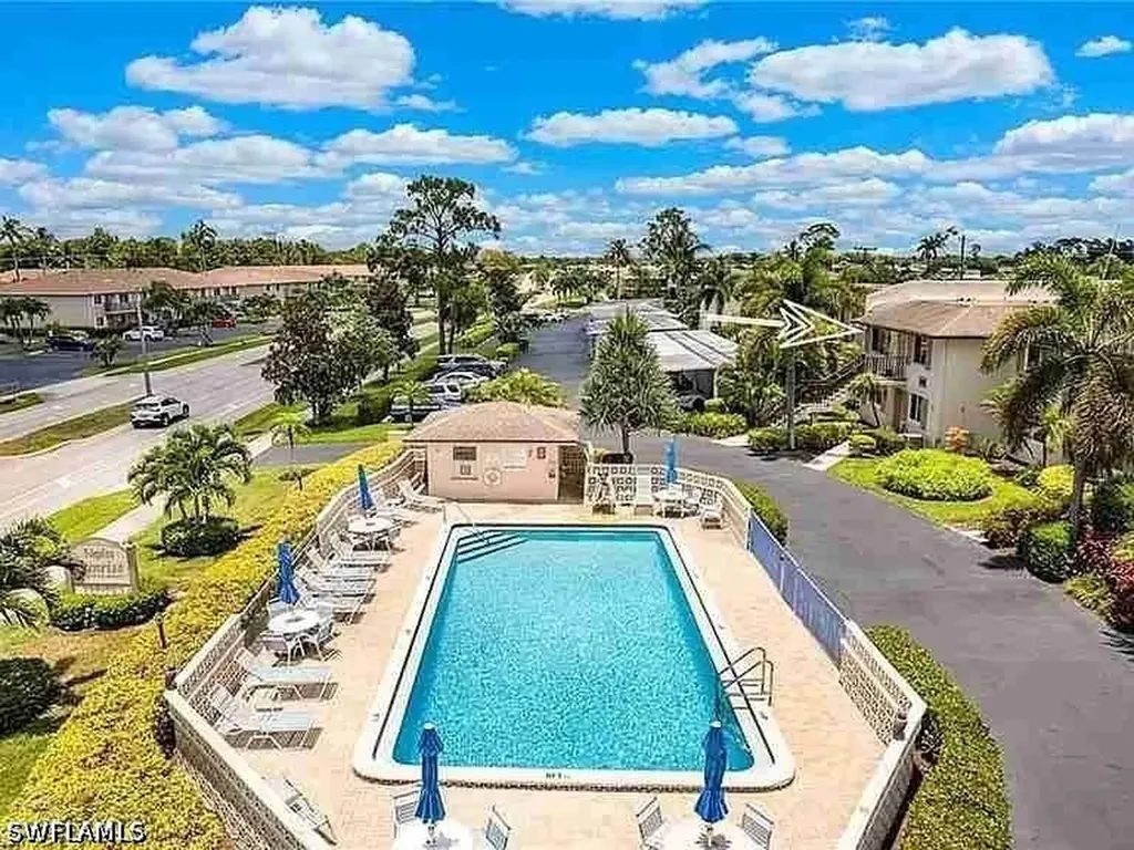 149 Palm Drive Naples FL 34112